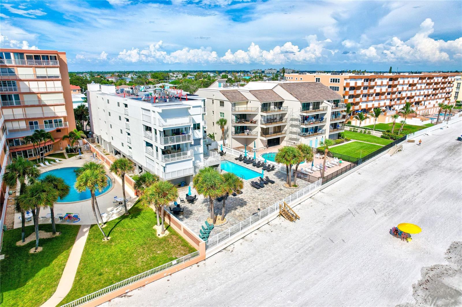 16332 GULF BLVD #1C Property Photo 1