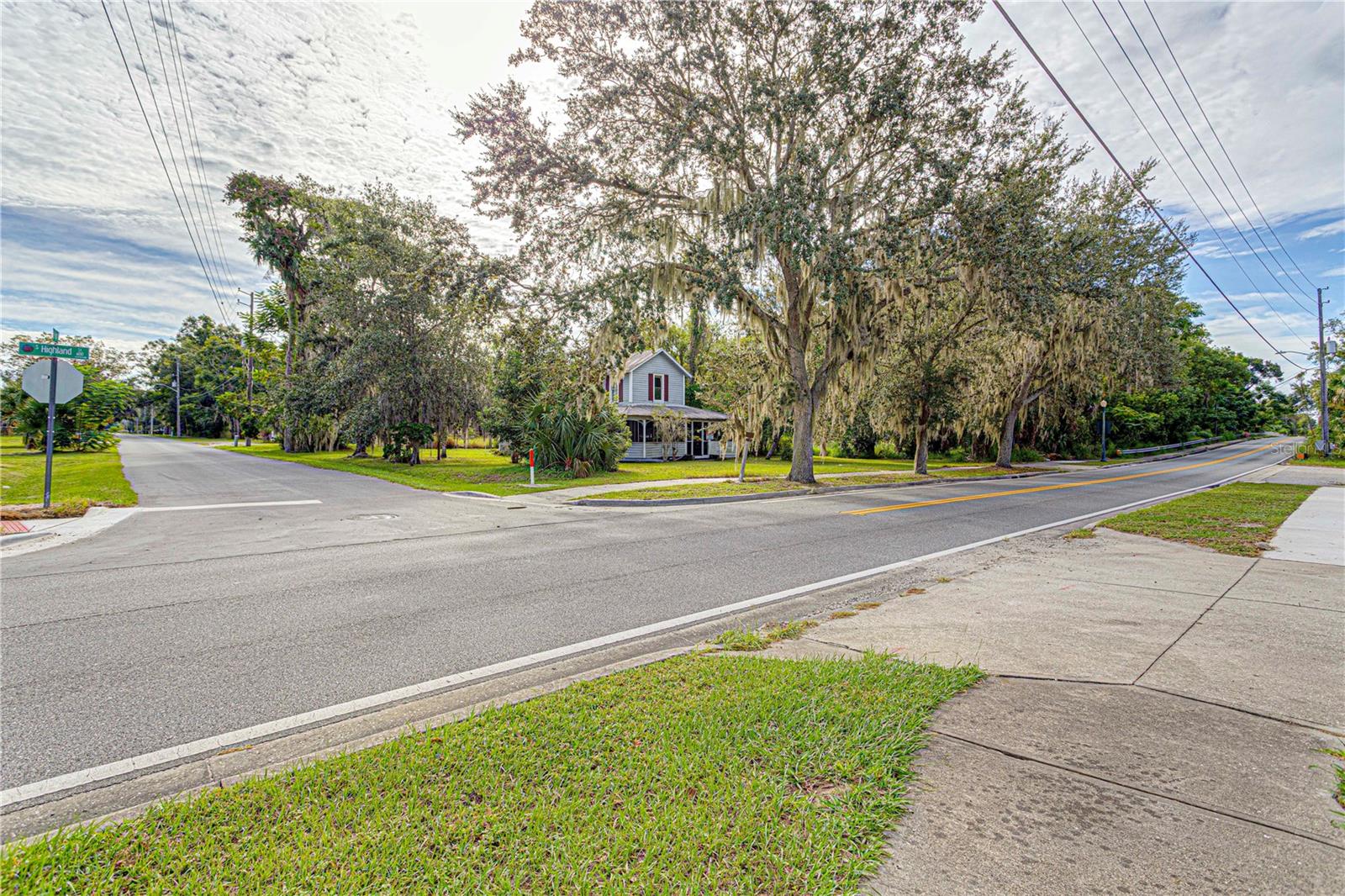 610 S Highland St Property Photo 1