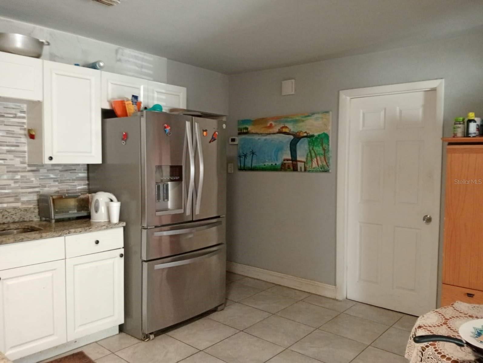 1149 Holden Ave Property Photo 6