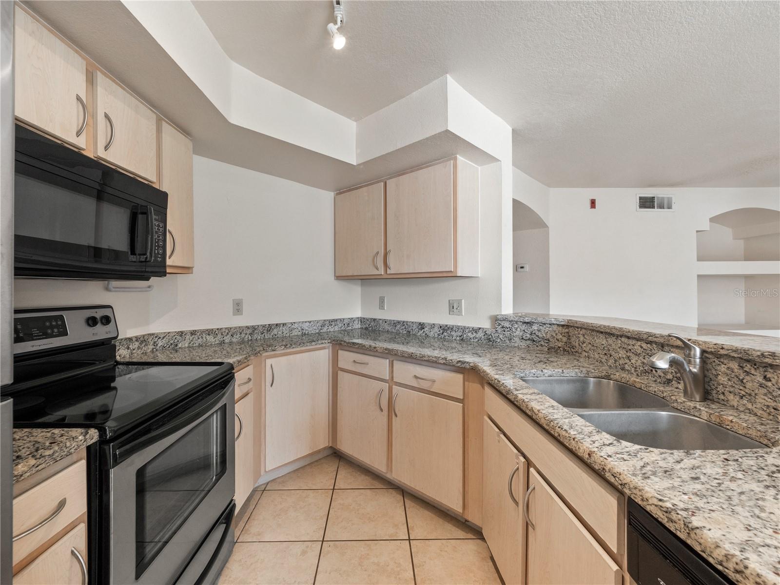 7210 Westpointe Blvd #1325 Property Photo 8