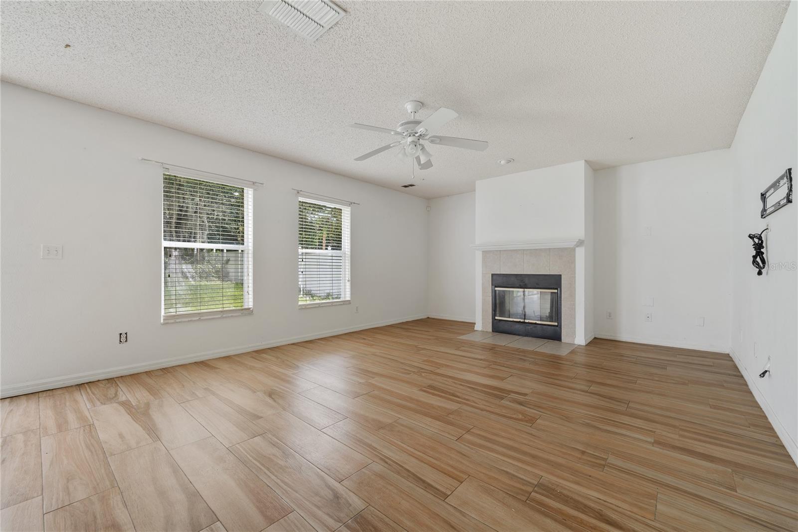 115 Walnut Crest Run Property Photo 5