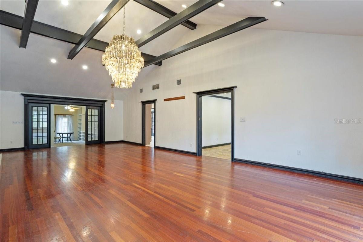 201 S Sweetwater Cove Blvd Property Photo 20