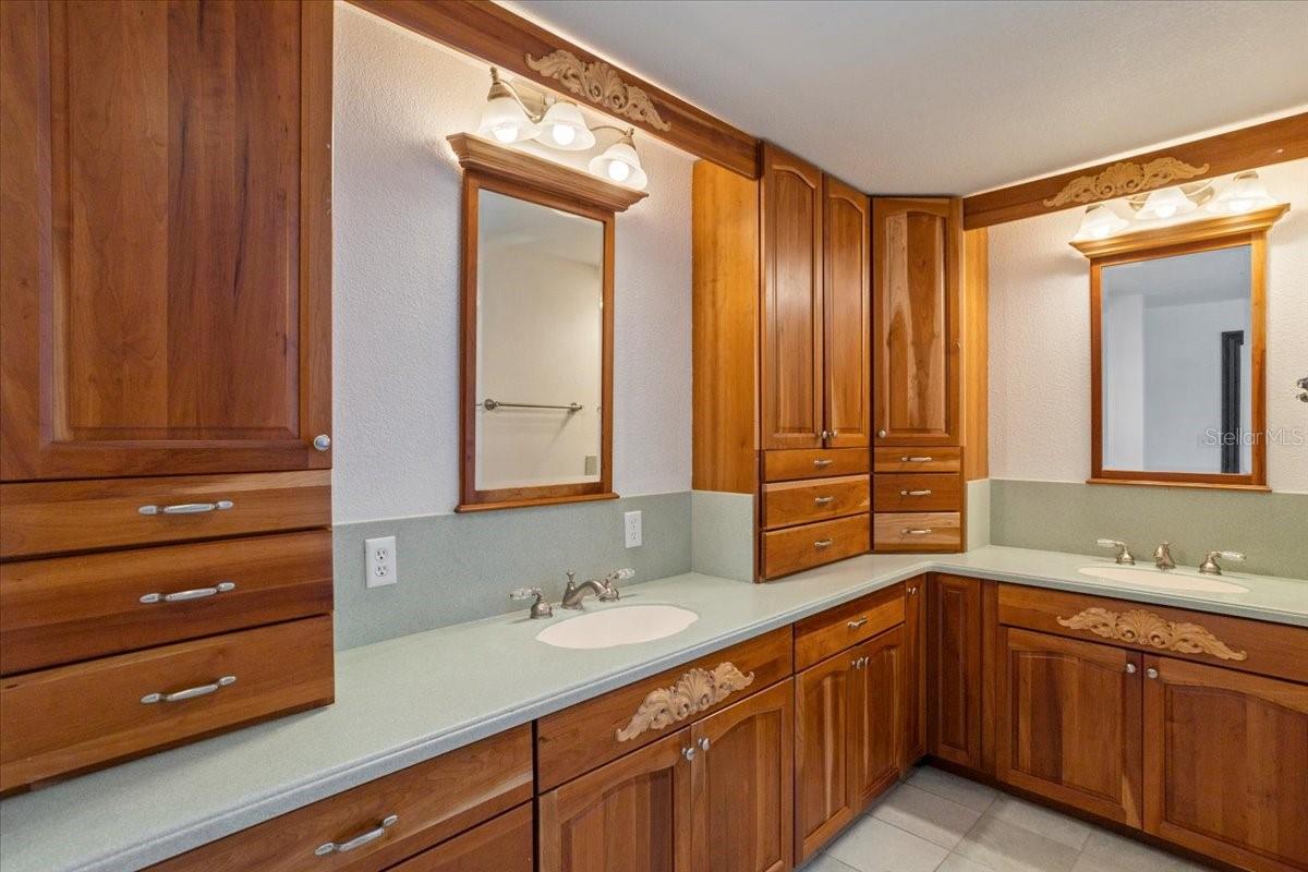201 S Sweetwater Cove Blvd Property Photo 35