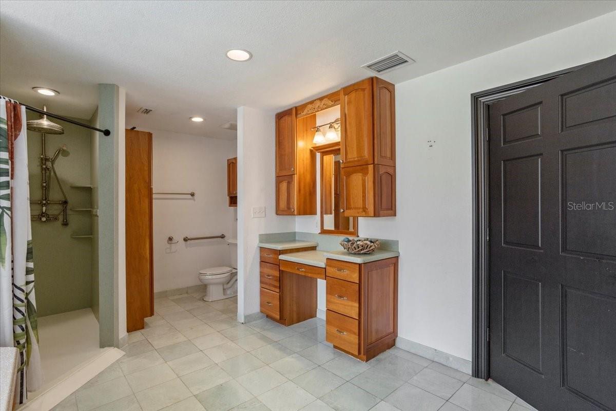 201 S Sweetwater Cove Blvd Property Photo 36