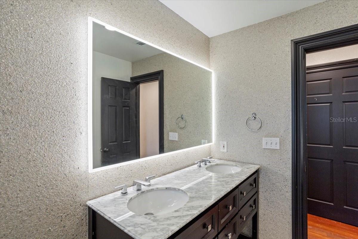 201 S Sweetwater Cove Blvd Property Photo 54