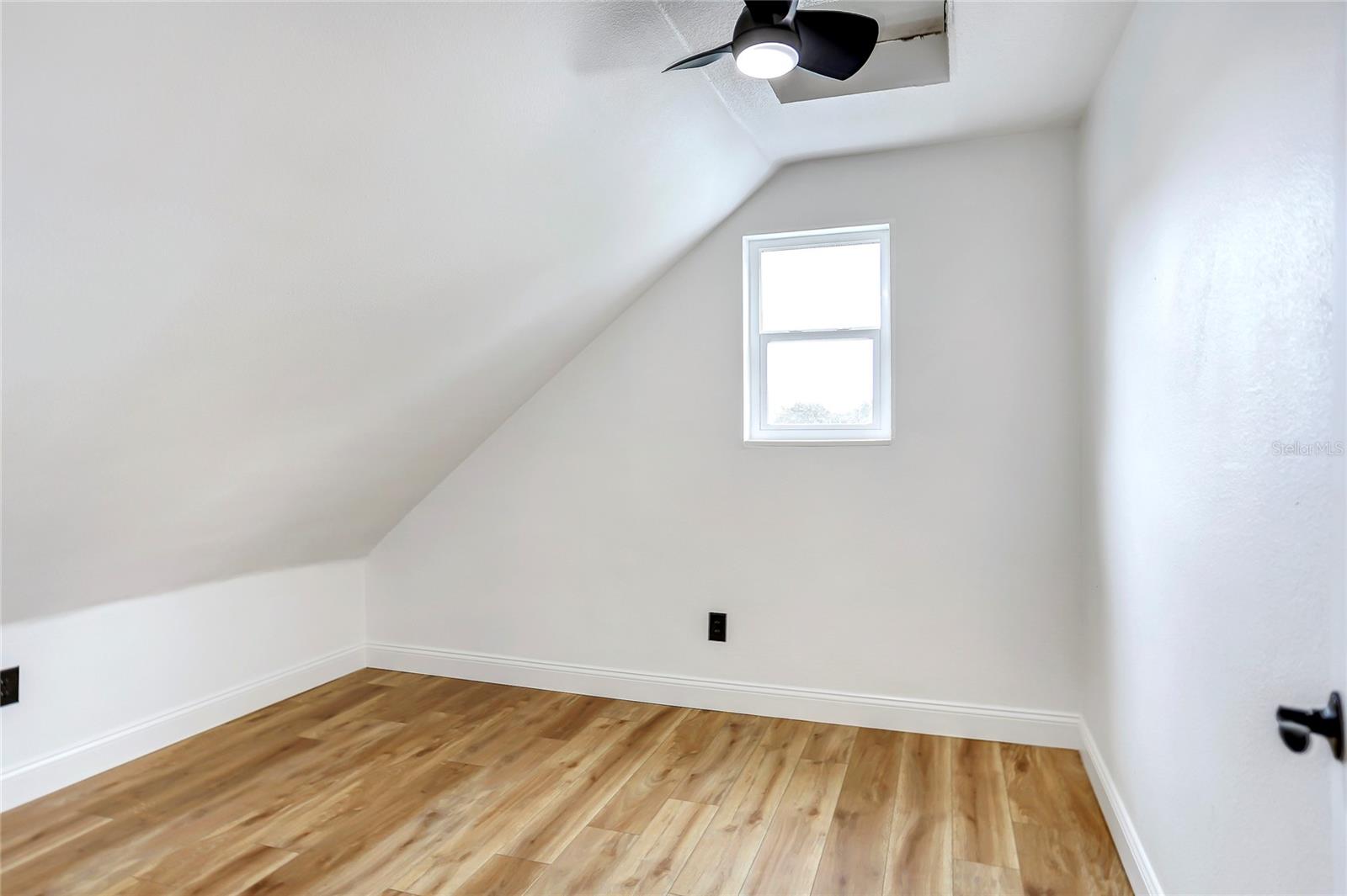 1920 Baxter Ave Property Photo 27