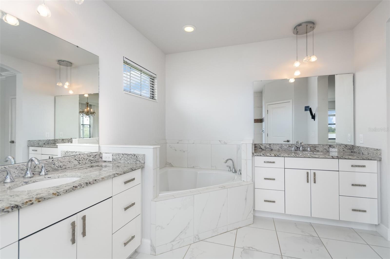 7601 Toscana Blvd Property Photo 37