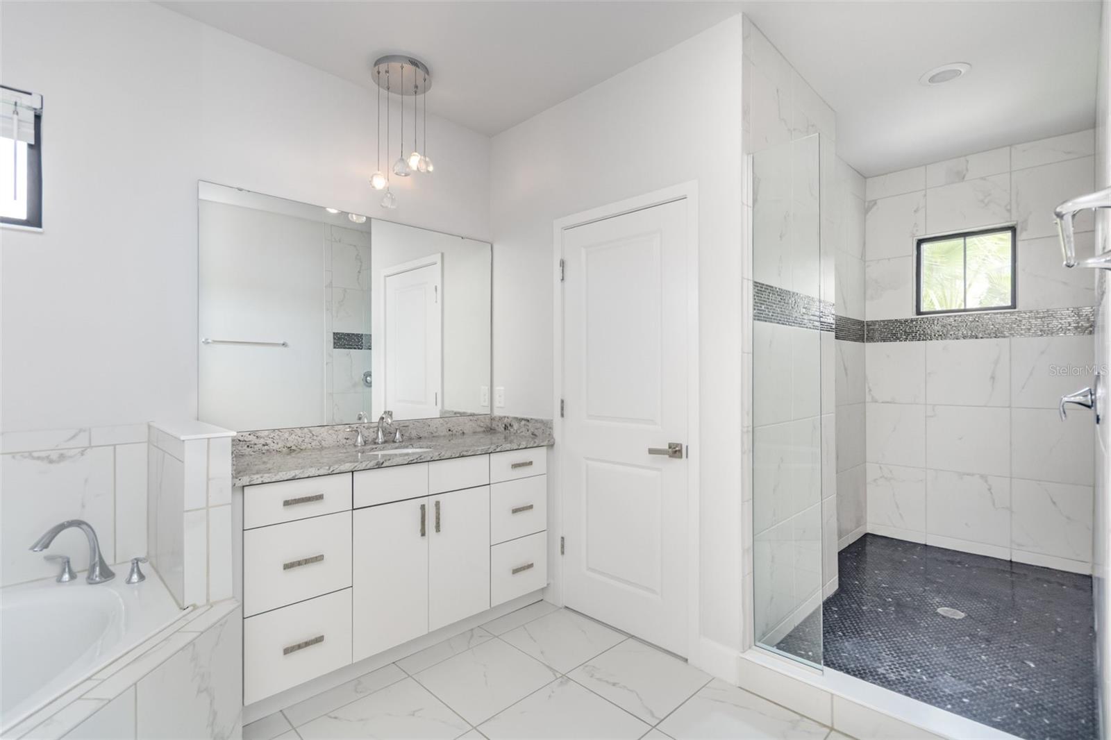 7601 Toscana Blvd Property Photo 40