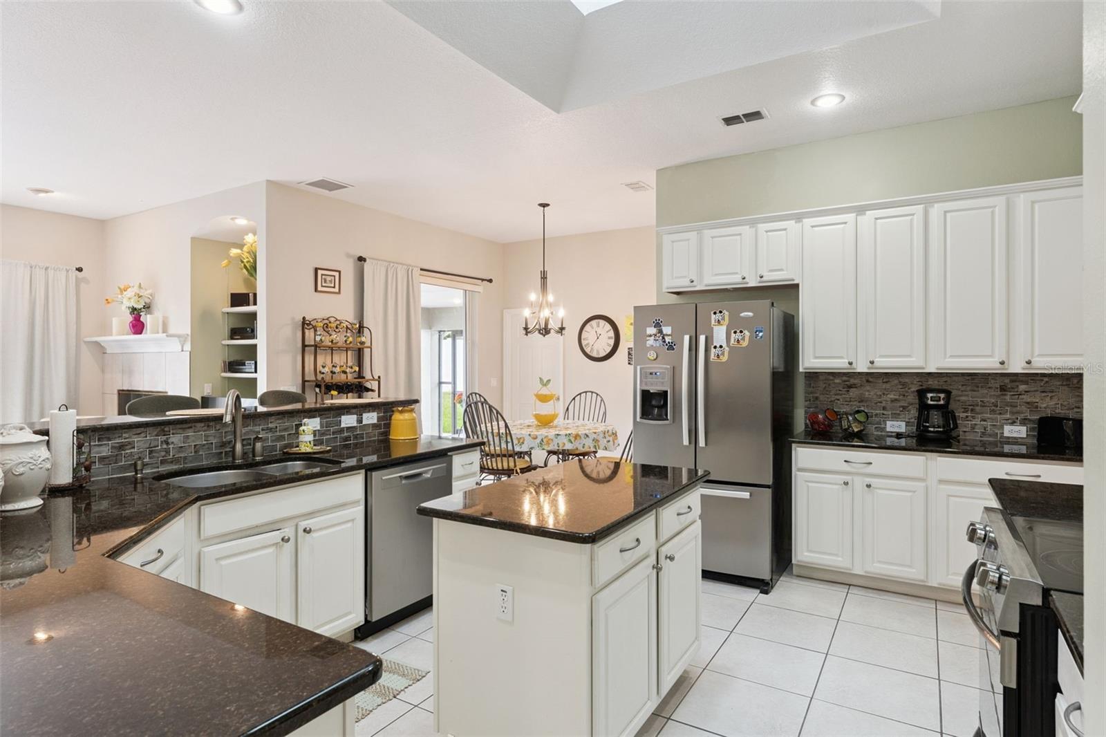 8038 Glitter Ct Property Photo 10