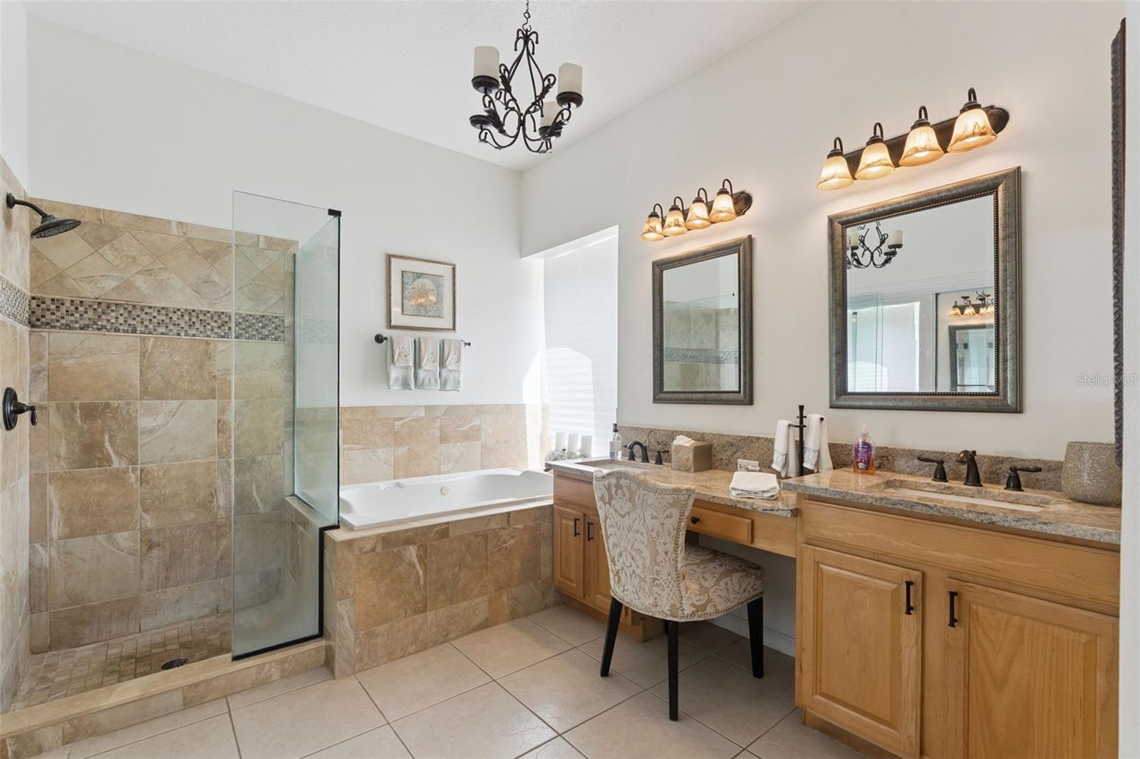 8038 Glitter Ct Property Photo 15