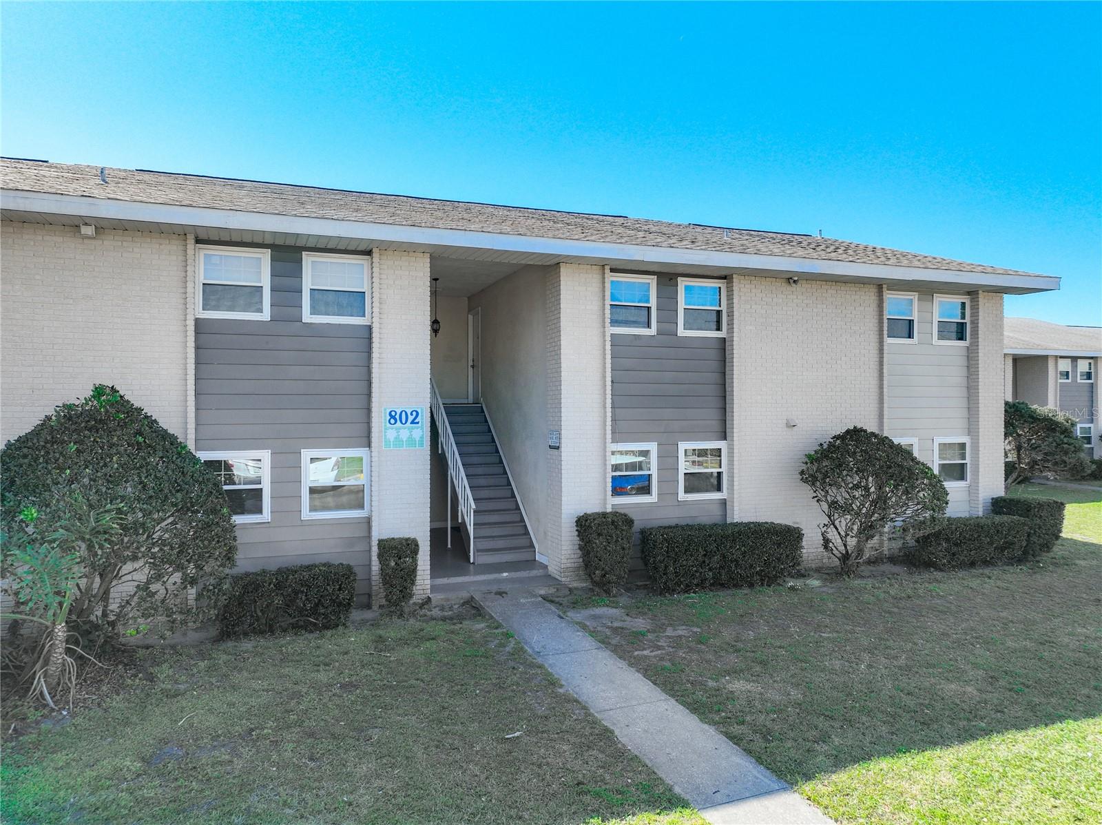 802 Sky Lake Cir #c Property Photo 1