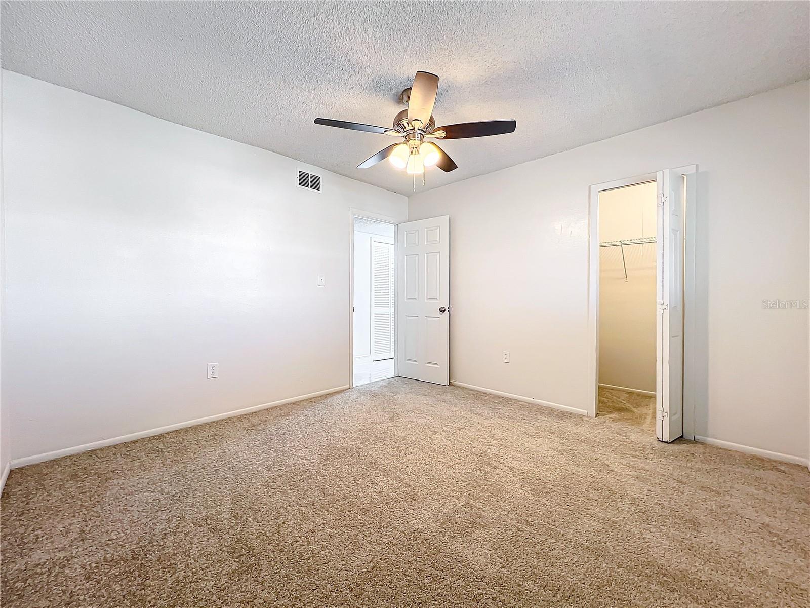802 Sky Lake Cir #c Property Photo 16