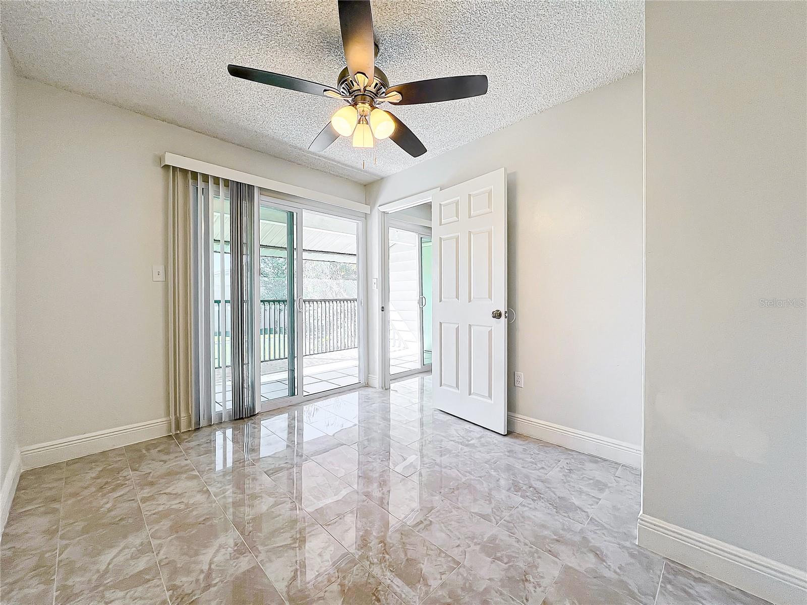 802 Sky Lake Cir #c Property Photo 17
