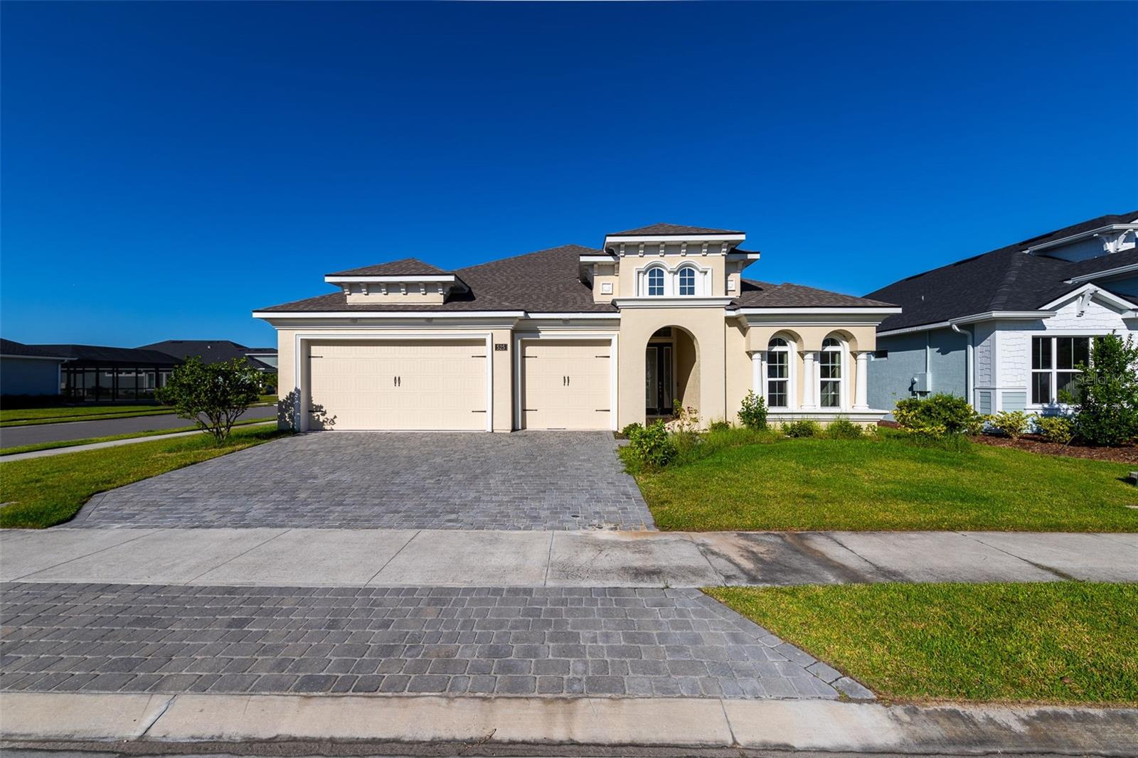 525 Mosaic Blvd Property Photo 1