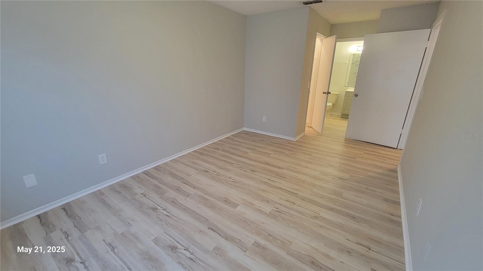 4136 Pershing Pointe Pl #5 Property Photo 10