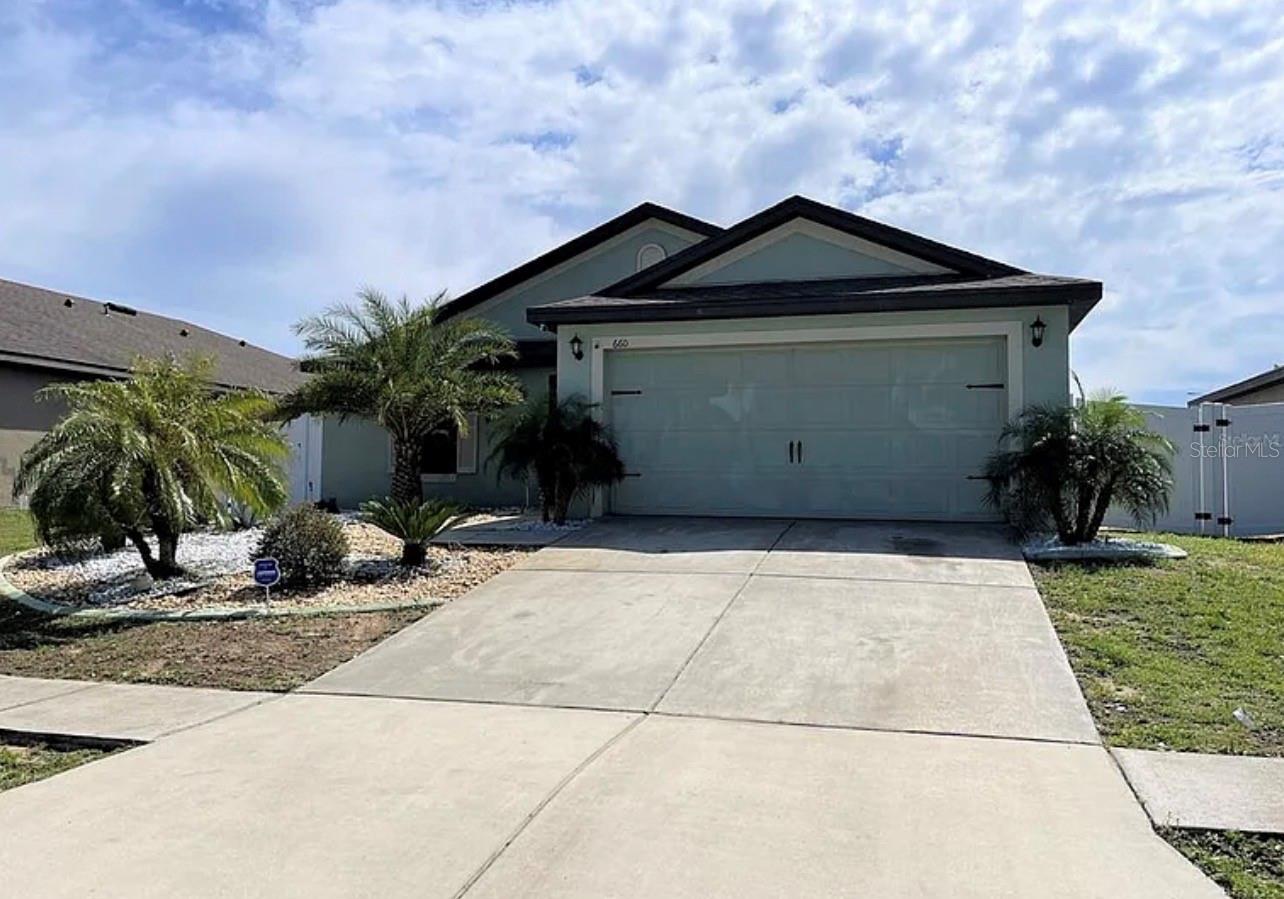660 SWALLOWTAIL DR Property Photo 1