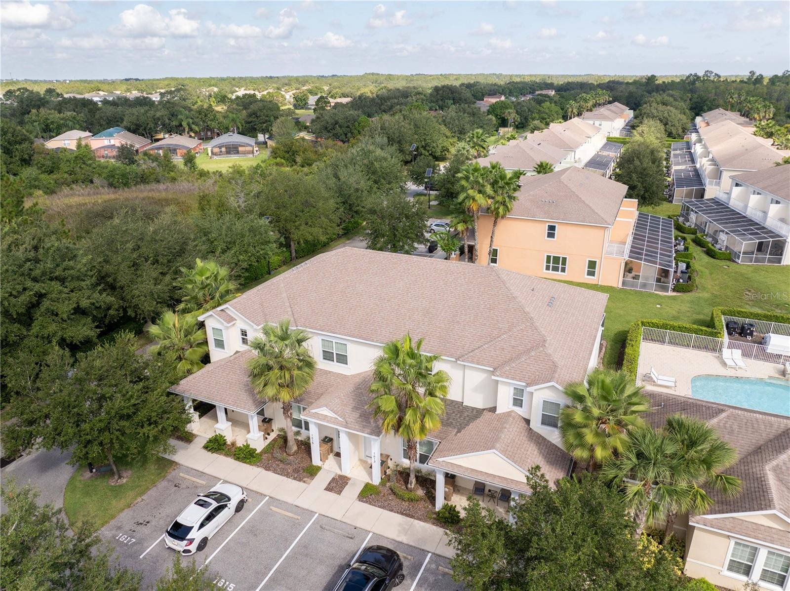 1615 Retreat Cir Property Photo 5