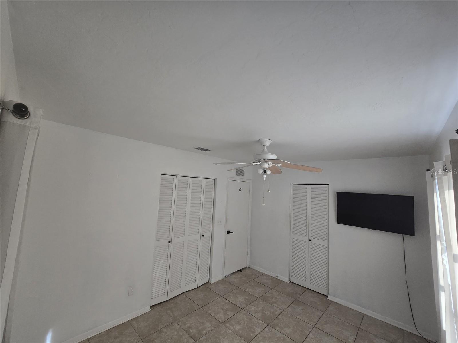 589 Swallow Ln Property Photo 9
