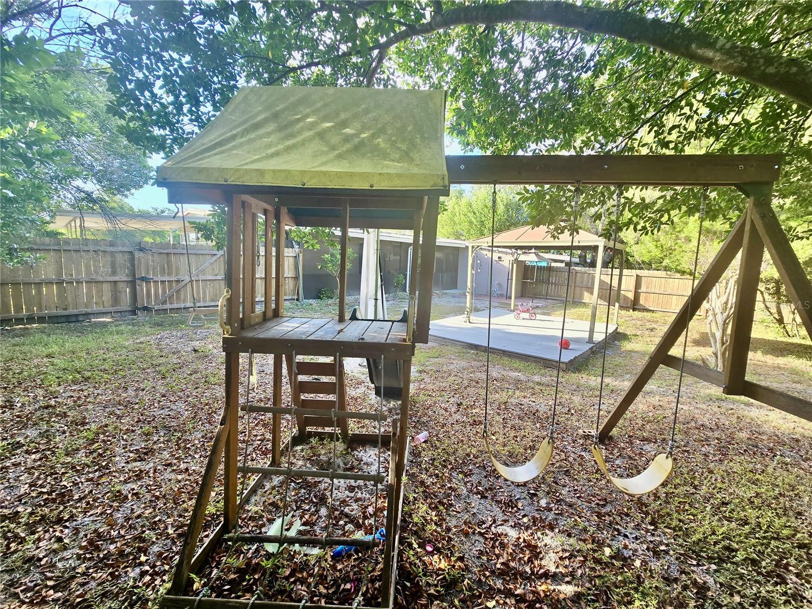 589 Swallow Ln Property Photo 14