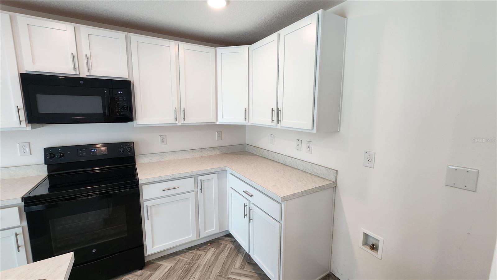 832 Sorrel St Nw Property Photo 6