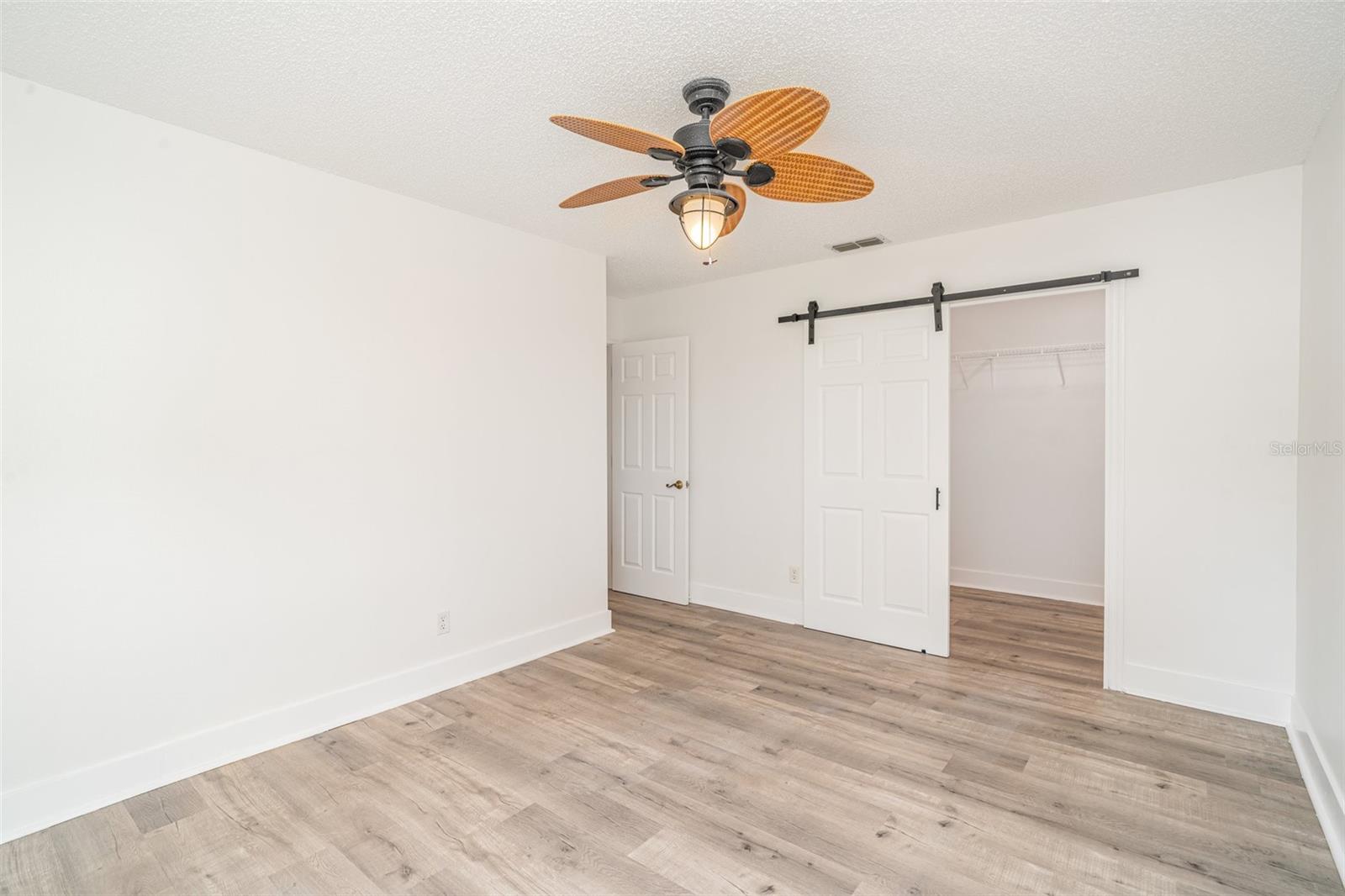 2048 Berry Roberts Dr Property Photo 17