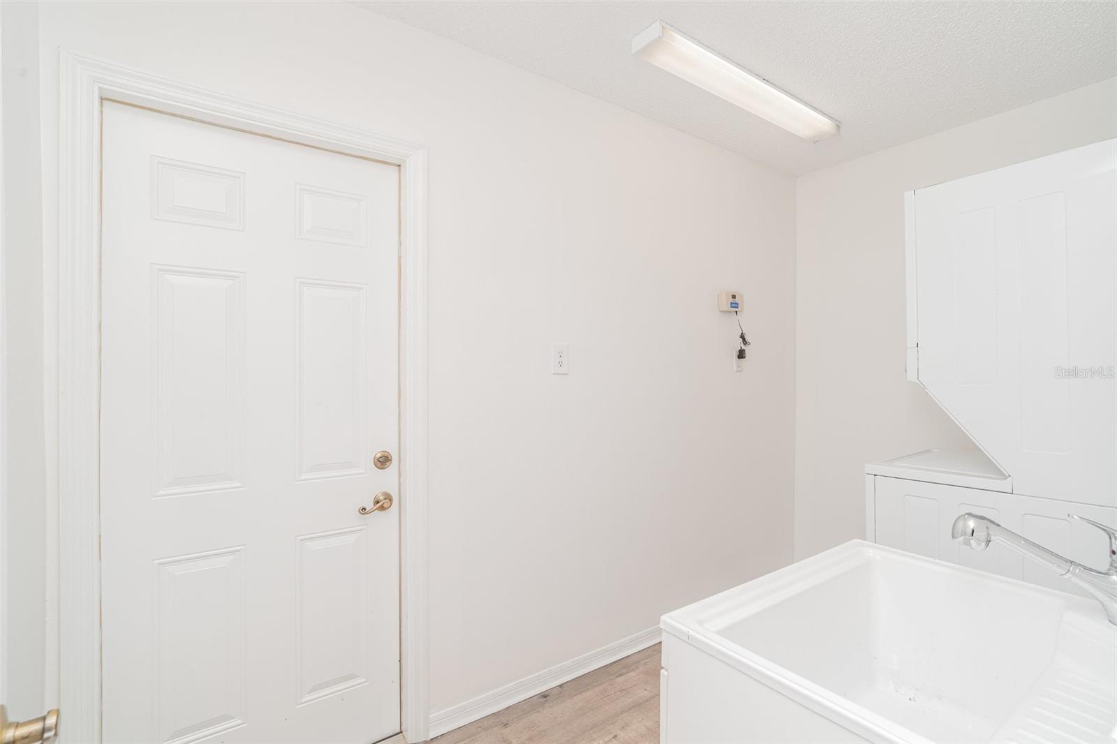 2048 Berry Roberts Dr Property Photo 26