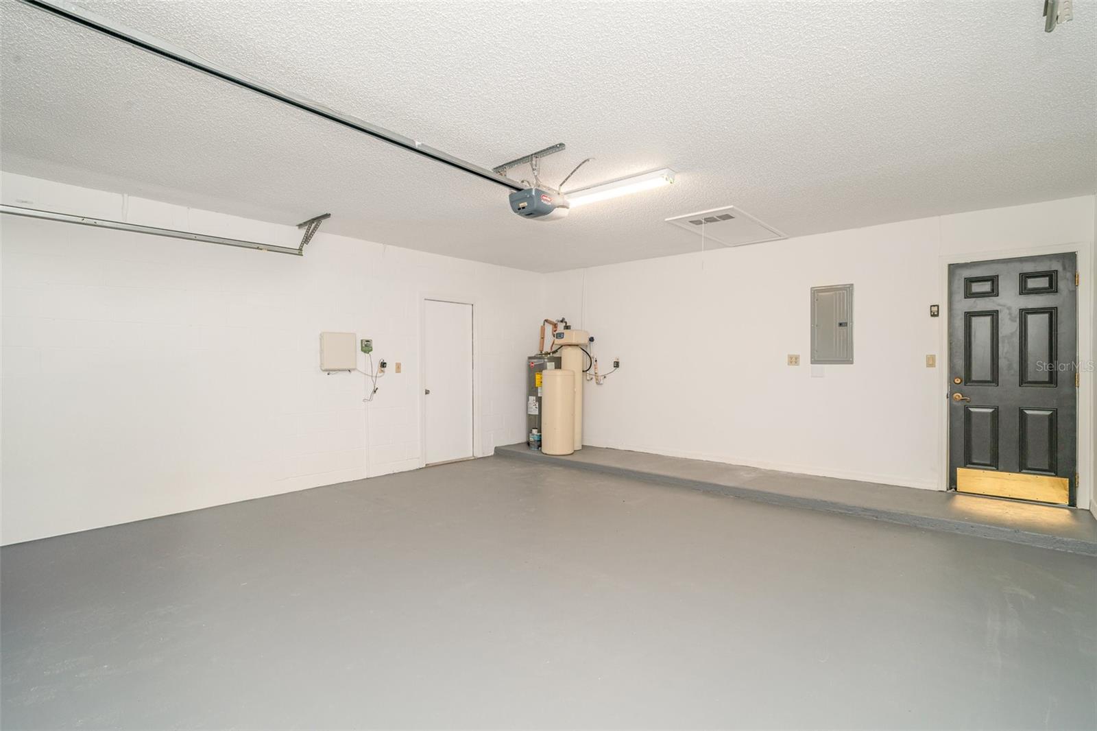 2048 Berry Roberts Dr Property Photo 27