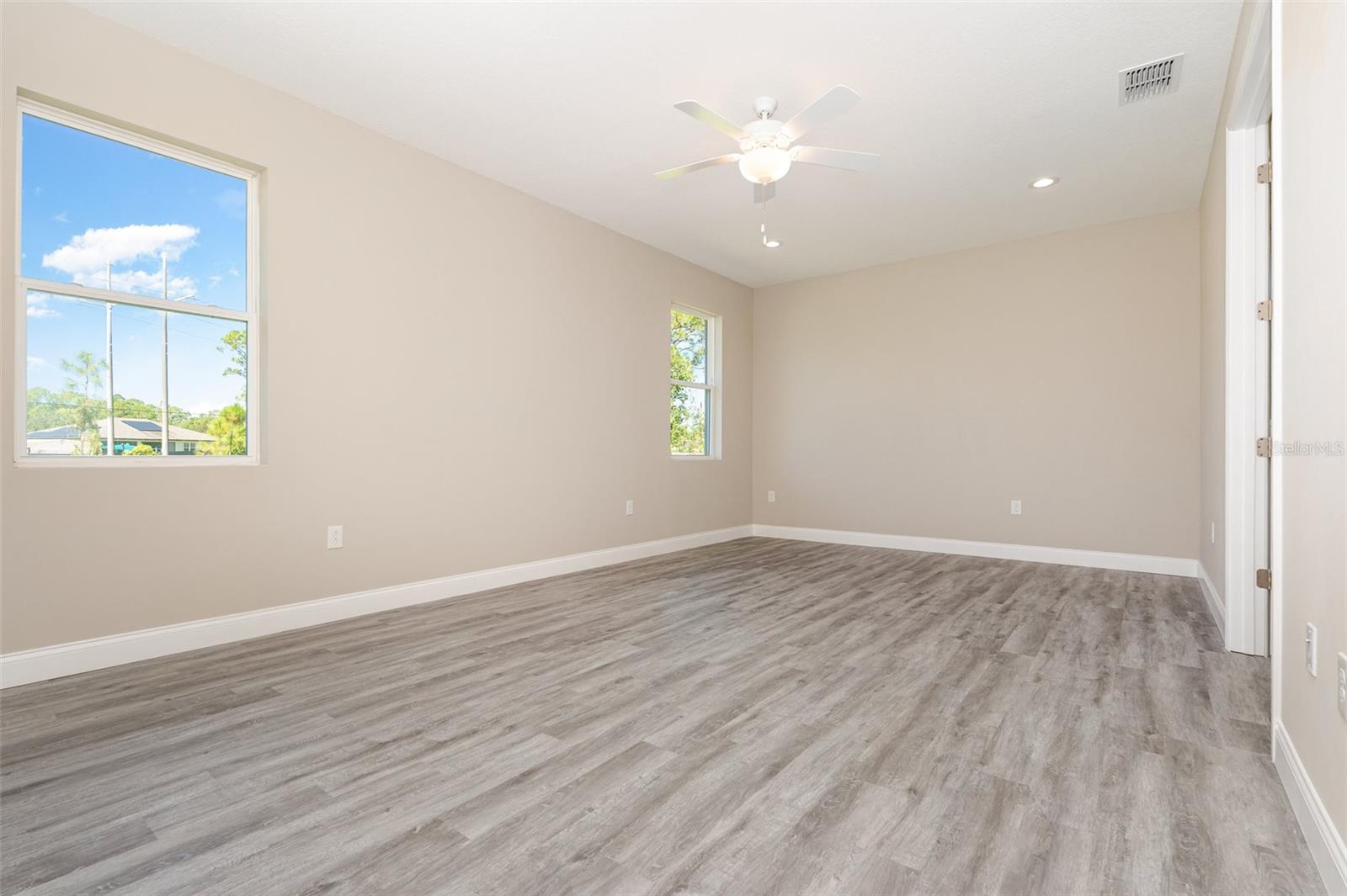 3187 Topsey Ave Se Property Photo 13