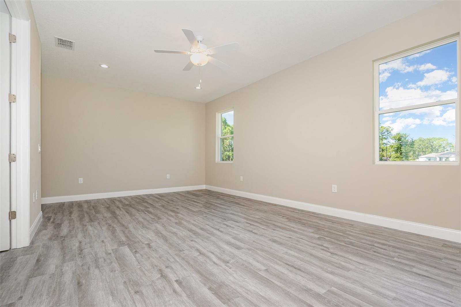 3187 Topsey Ave Se Property Photo 17