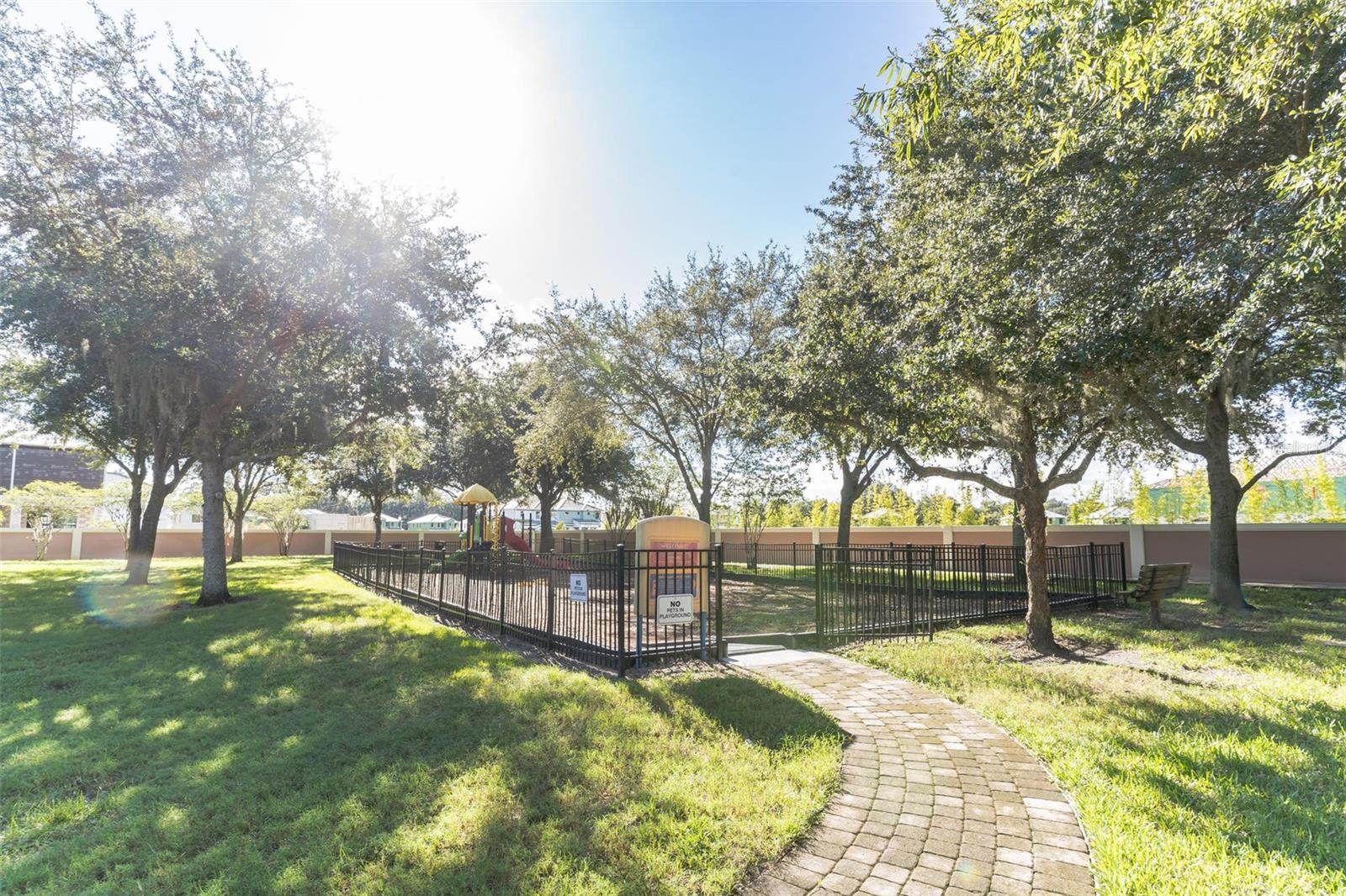 2468 Caravelle Cir Property Photo 22
