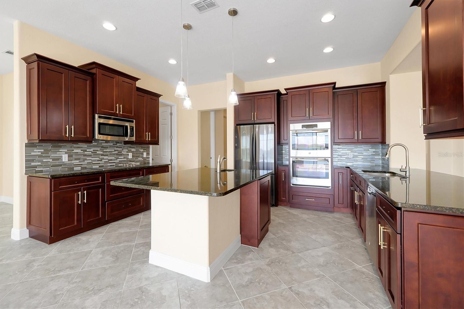 870 Spinnaker Way Property Photo 15