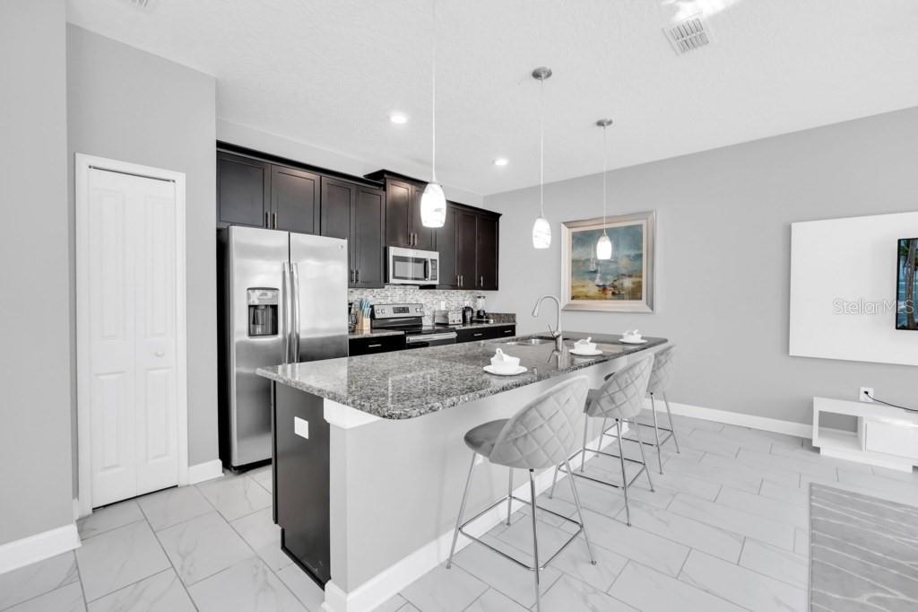O6350649 Property Photo 7