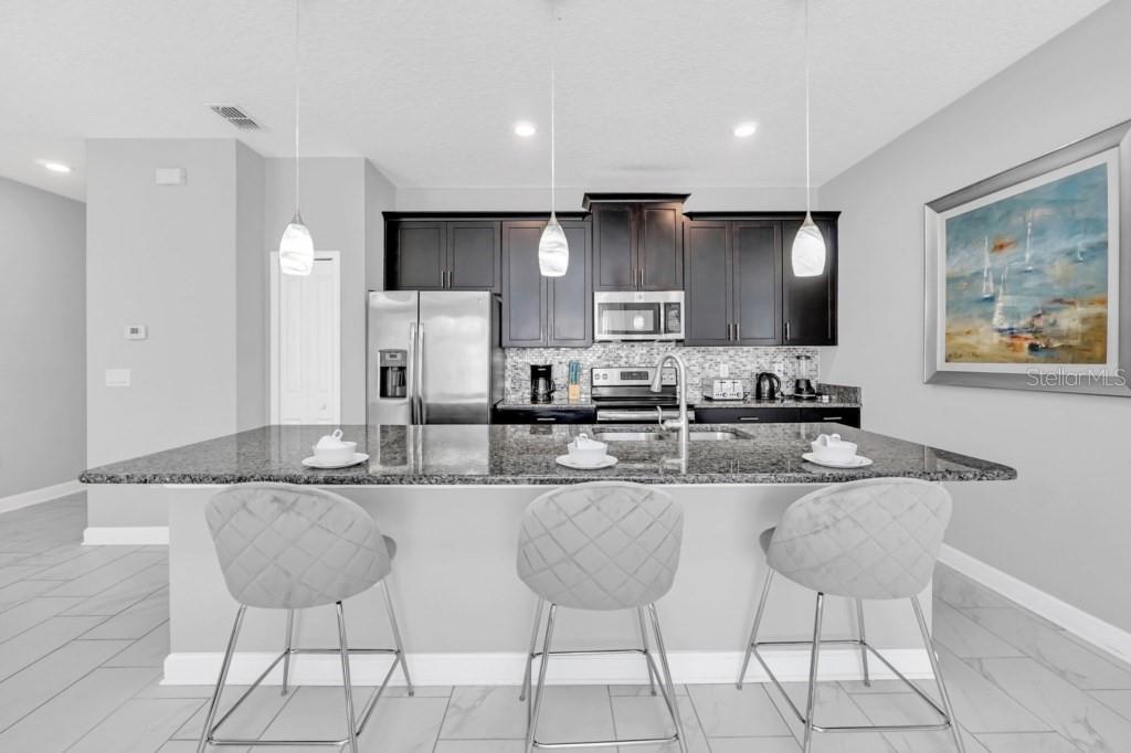 O6350649 Property Photo 9