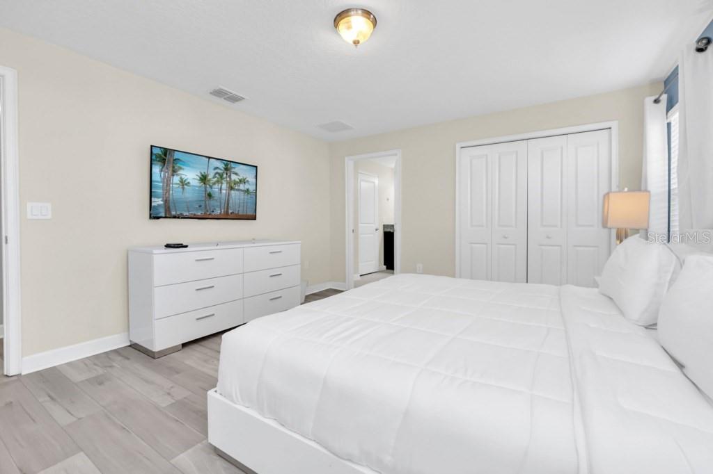 O6350649 Property Photo 16