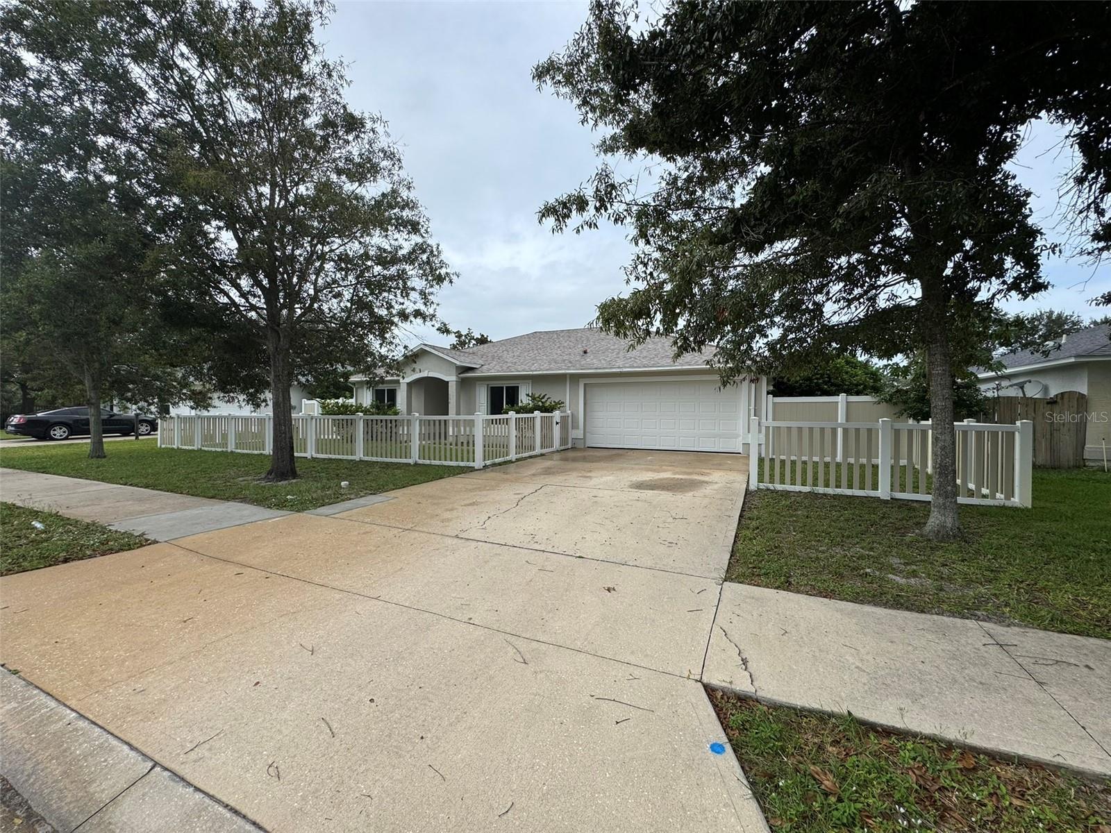 104 Heathrow Dr Property Photo 2