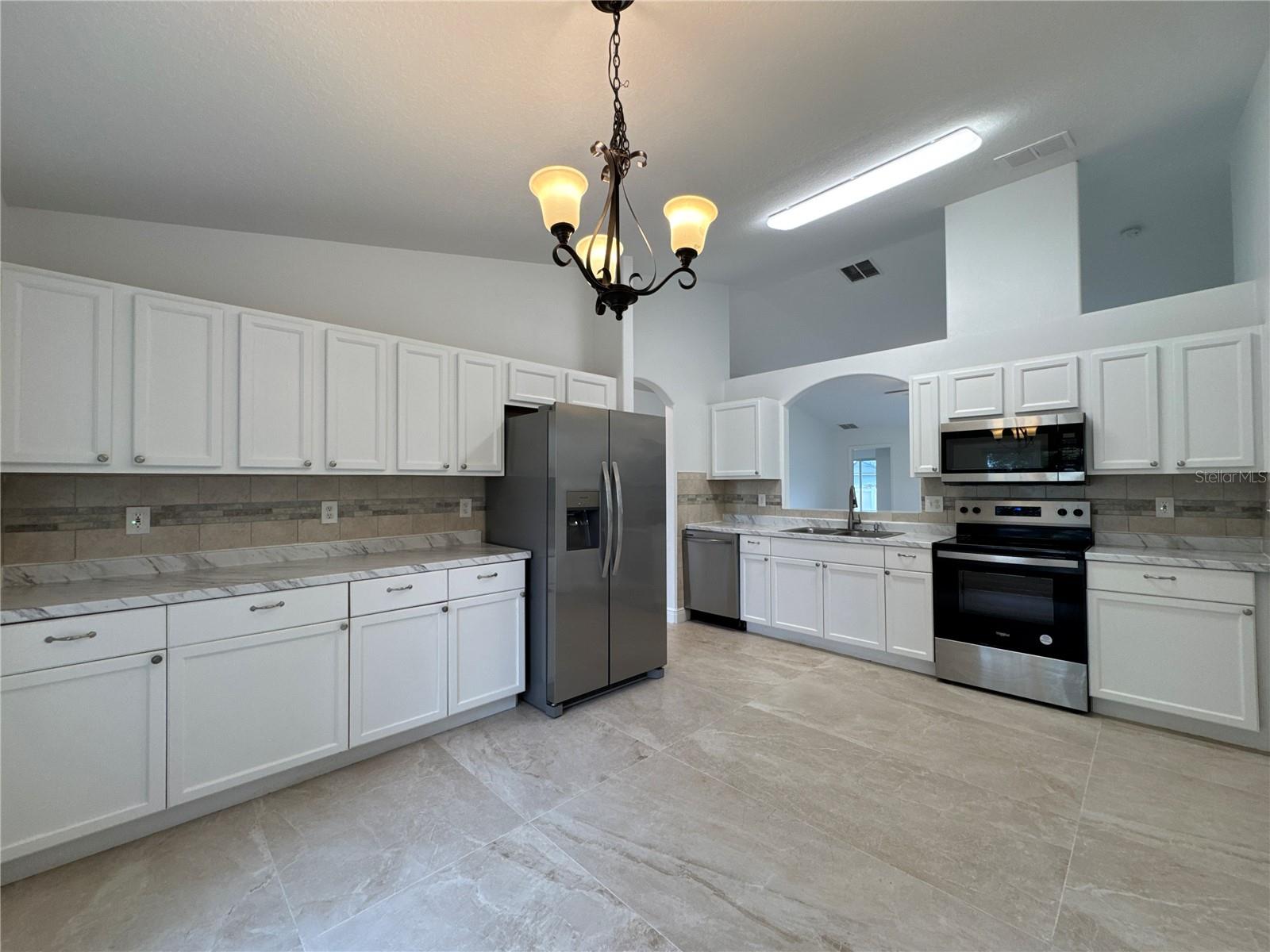 104 Heathrow Dr Property Photo 10