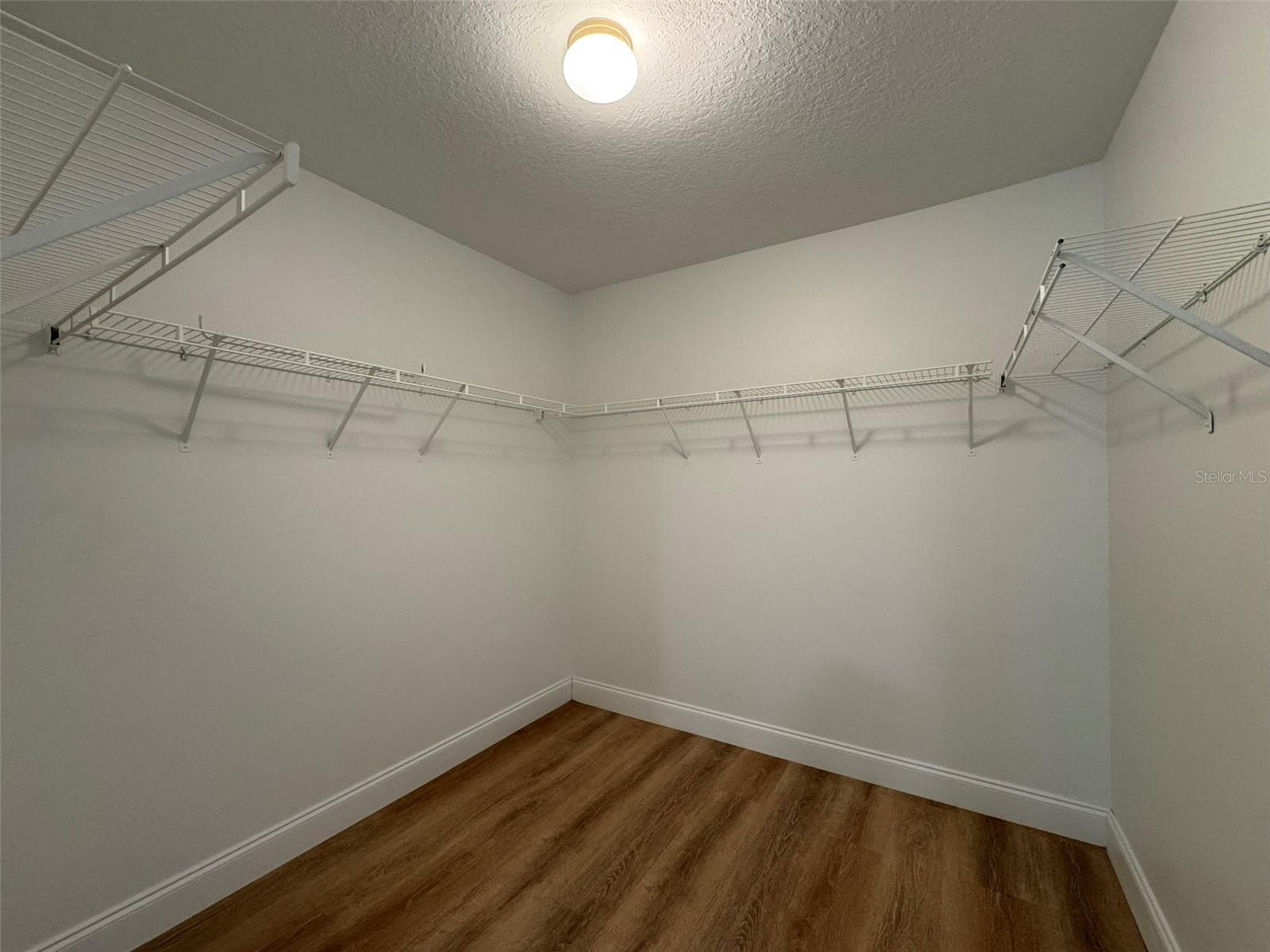 104 Heathrow Dr Property Photo 15