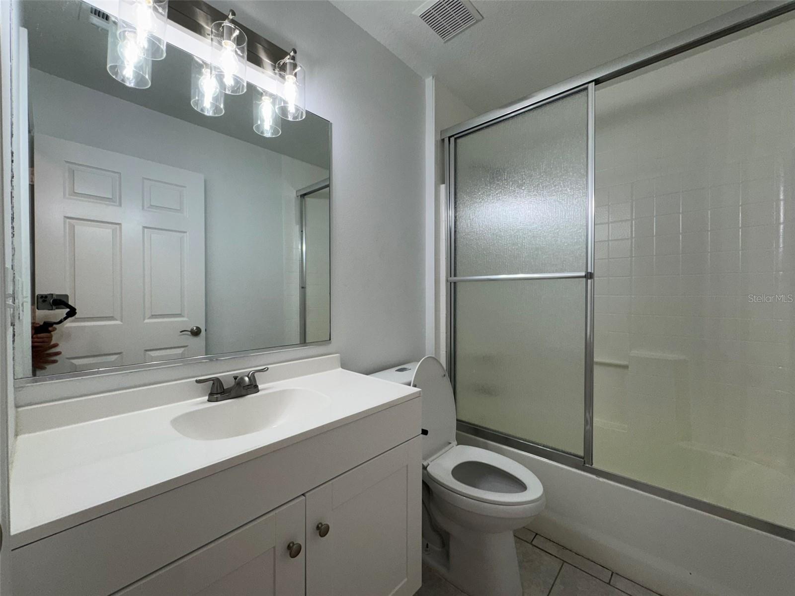 104 Heathrow Dr Property Photo 17