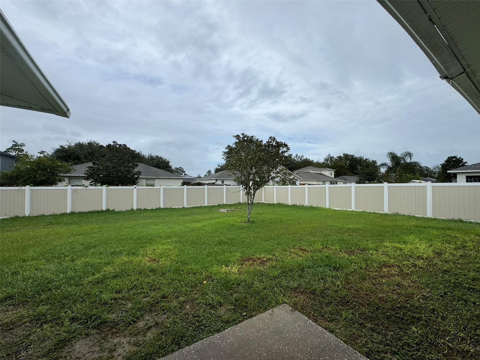 104 Heathrow Dr Property Photo 27