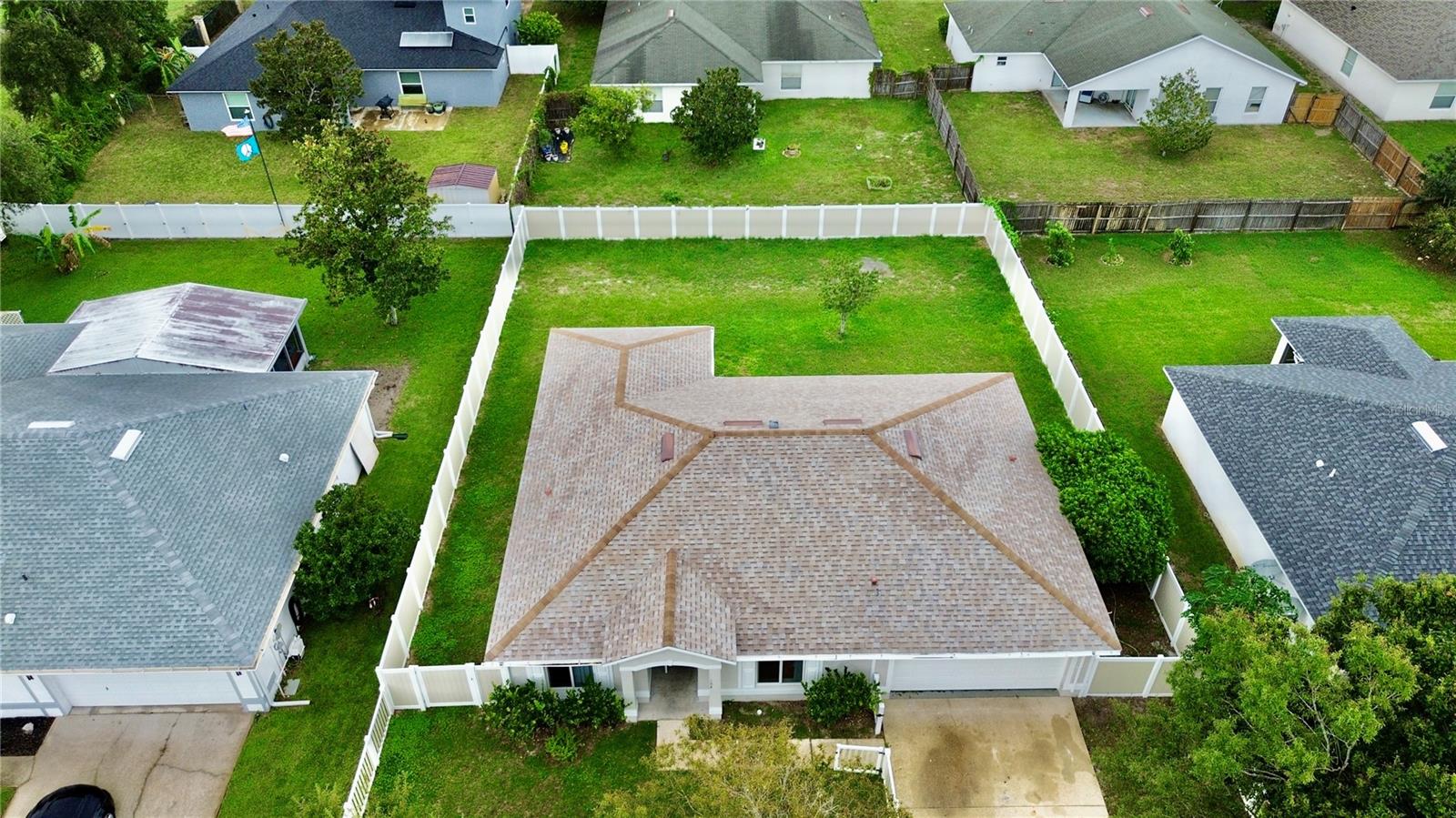 104 Heathrow Dr Property Photo 29