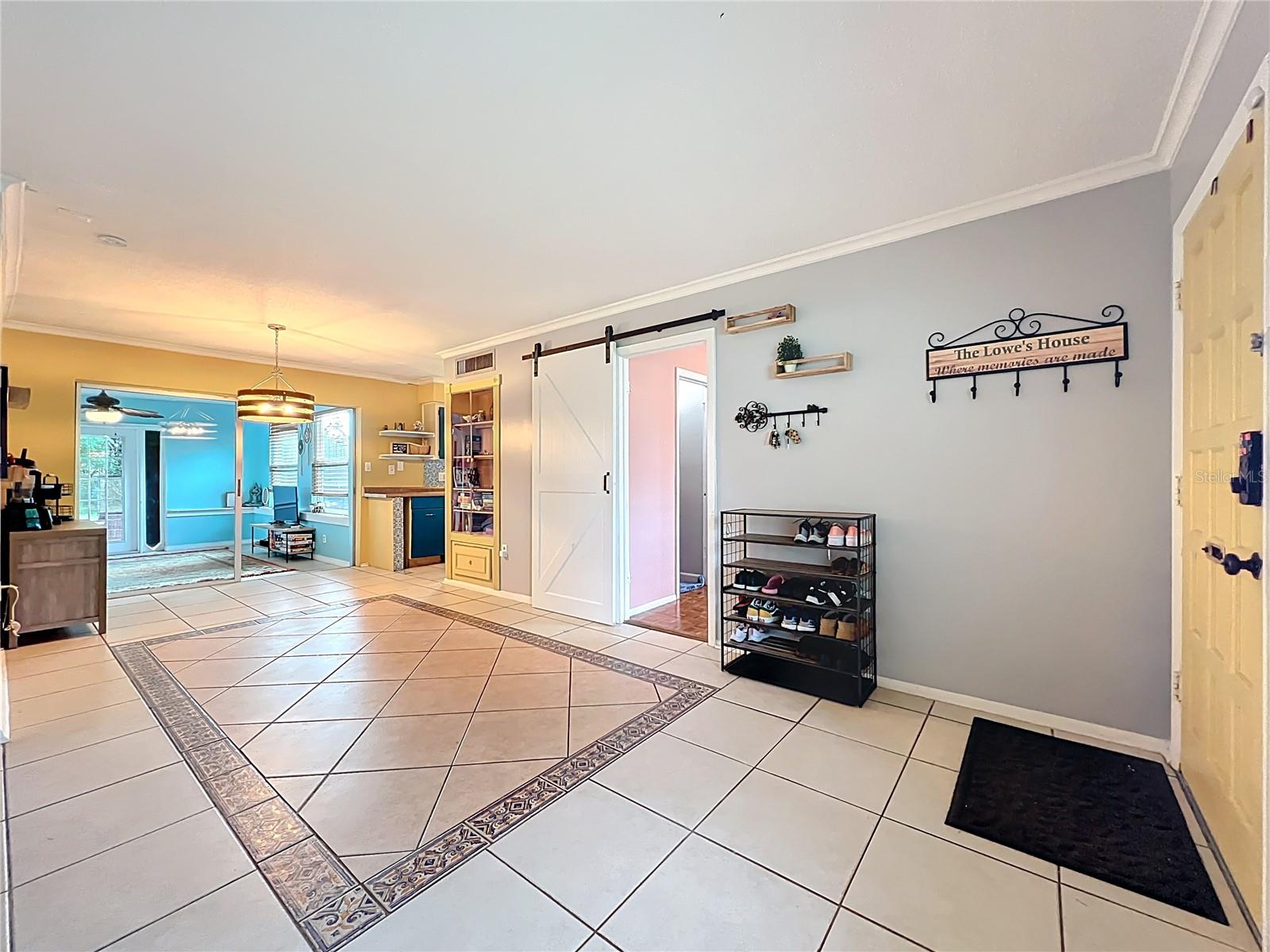 1098 Henry Balch Dr Property Photo 4