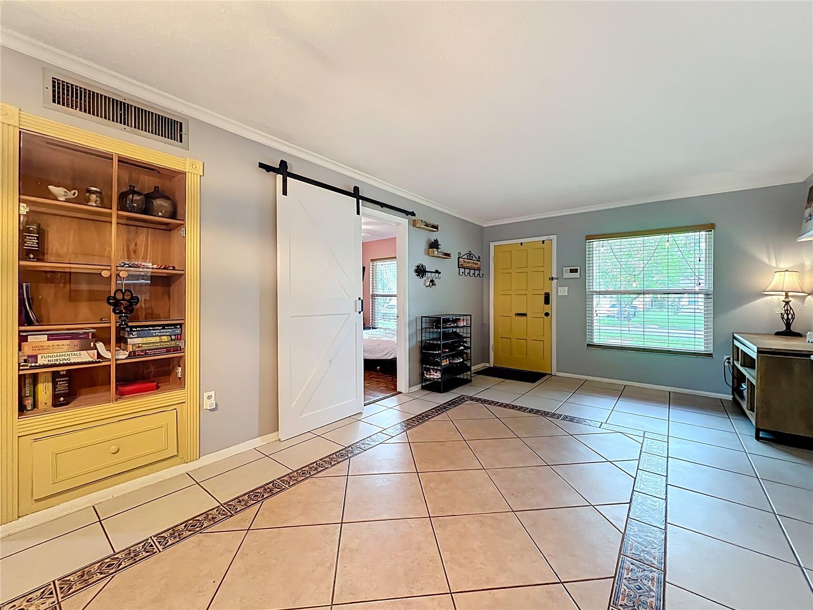 1098 Henry Balch Dr Property Photo 8