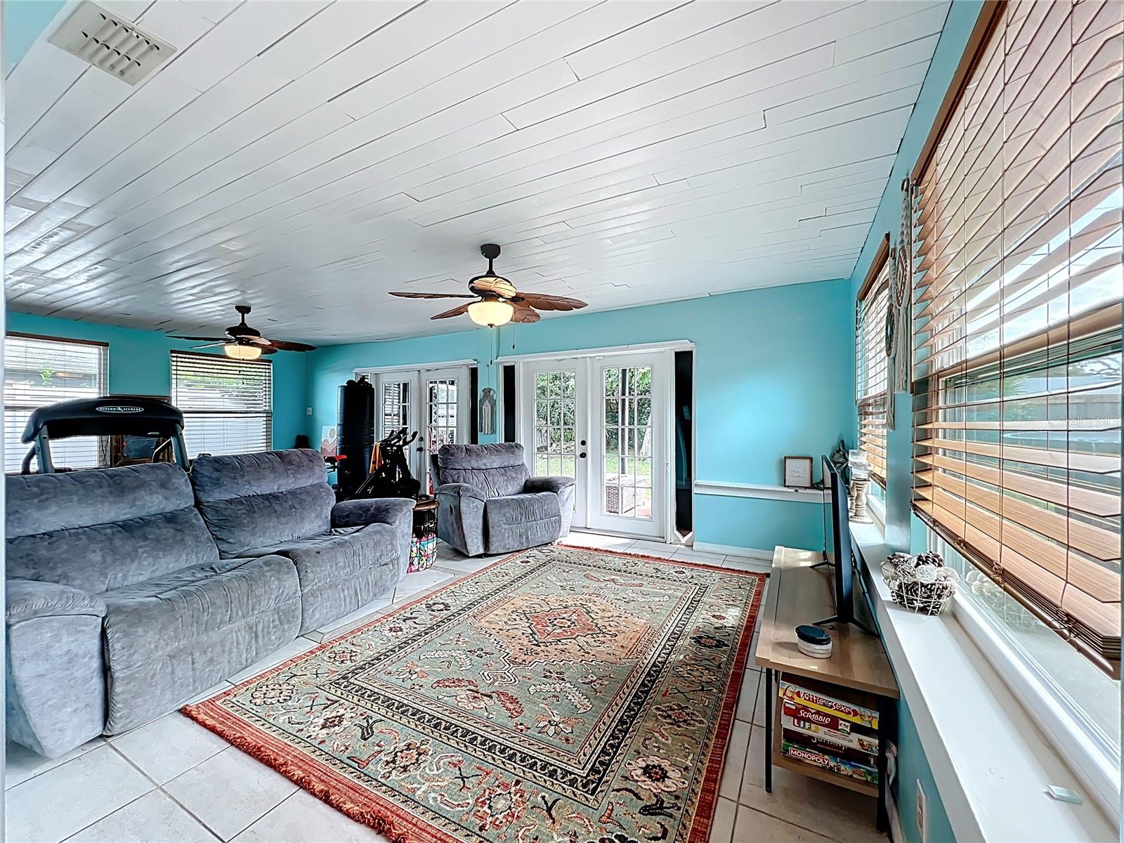 1098 Henry Balch Dr Property Photo 16