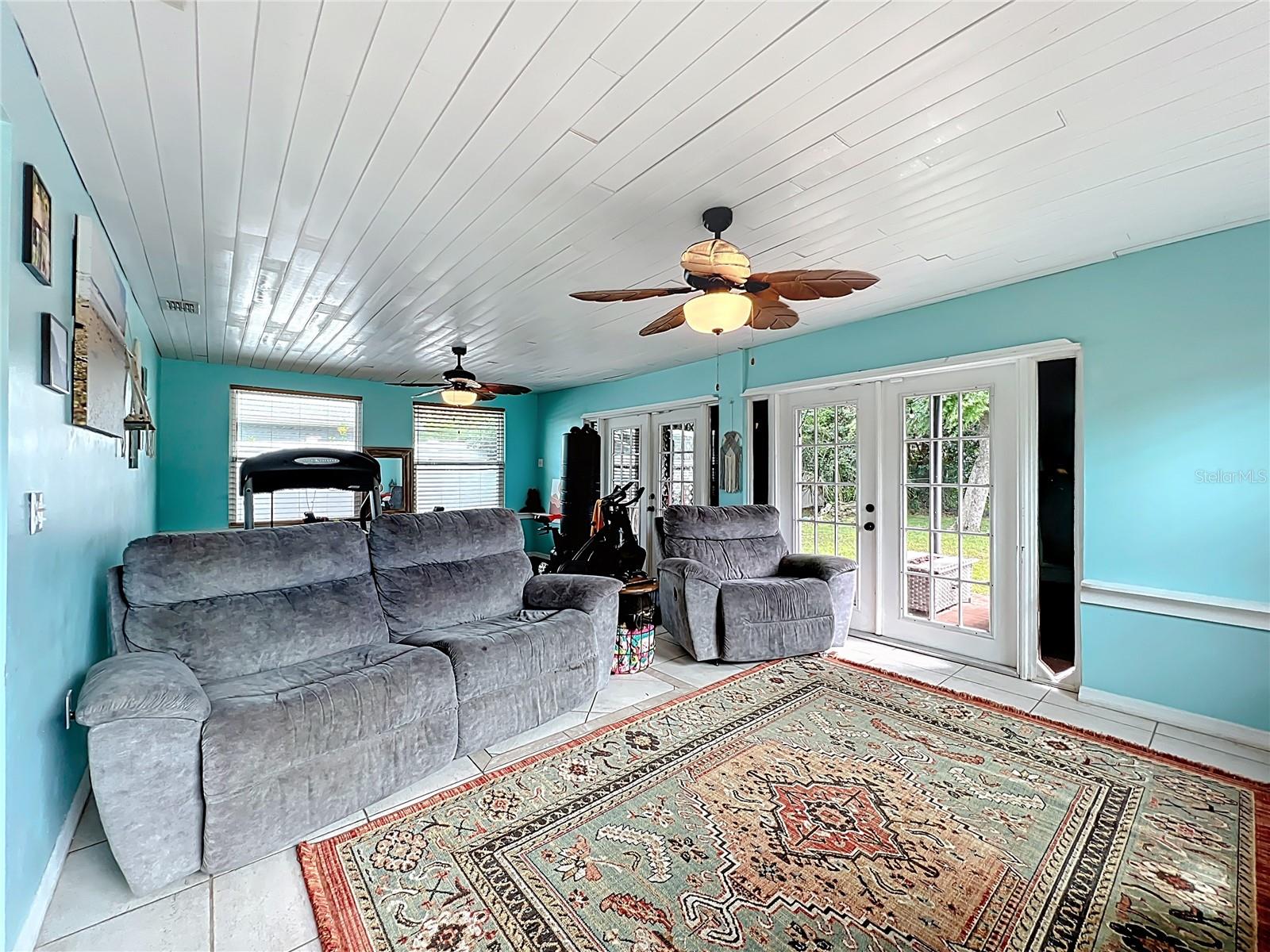 1098 Henry Balch Dr Property Photo 17