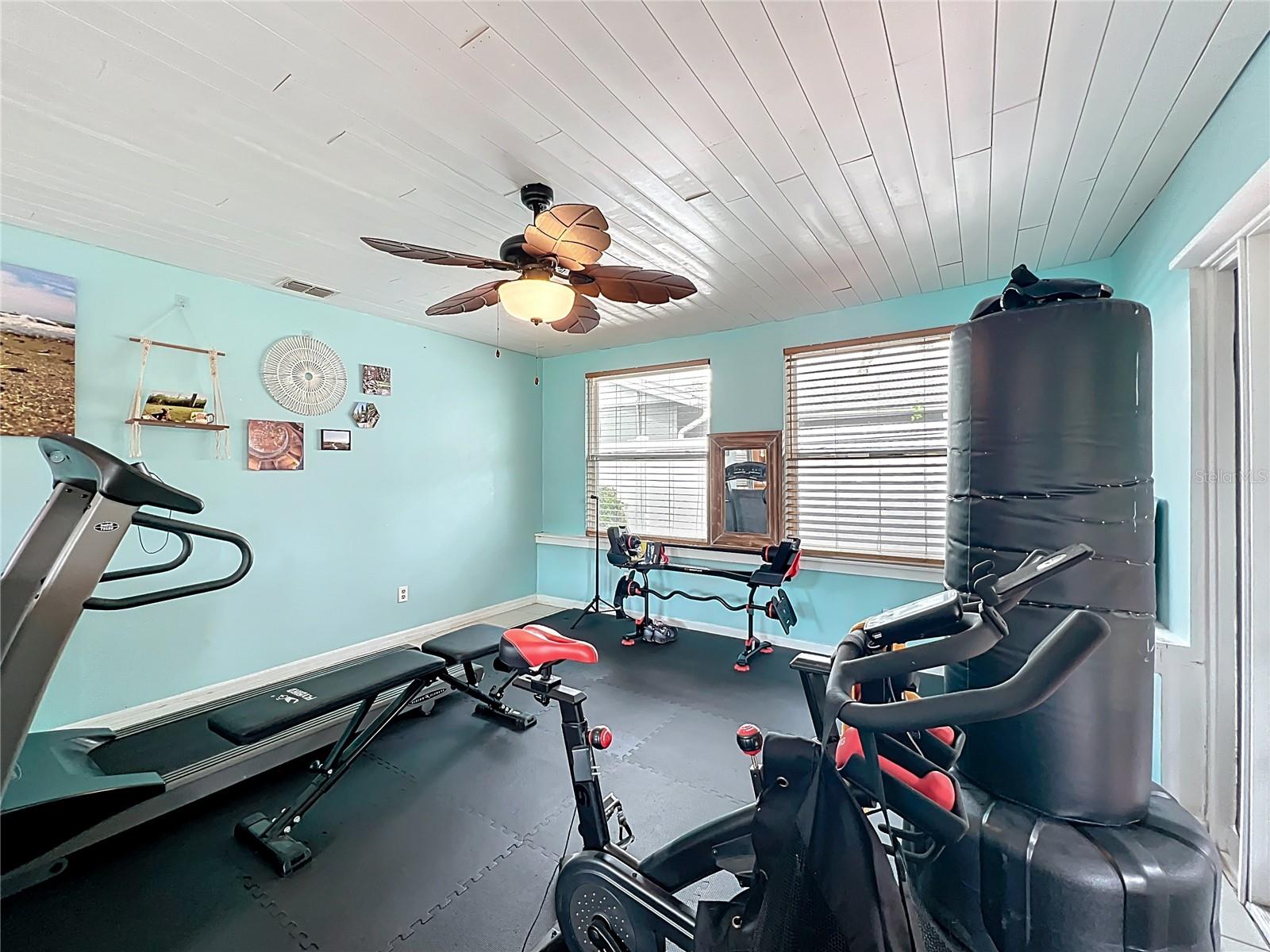 1098 Henry Balch Dr Property Photo 20