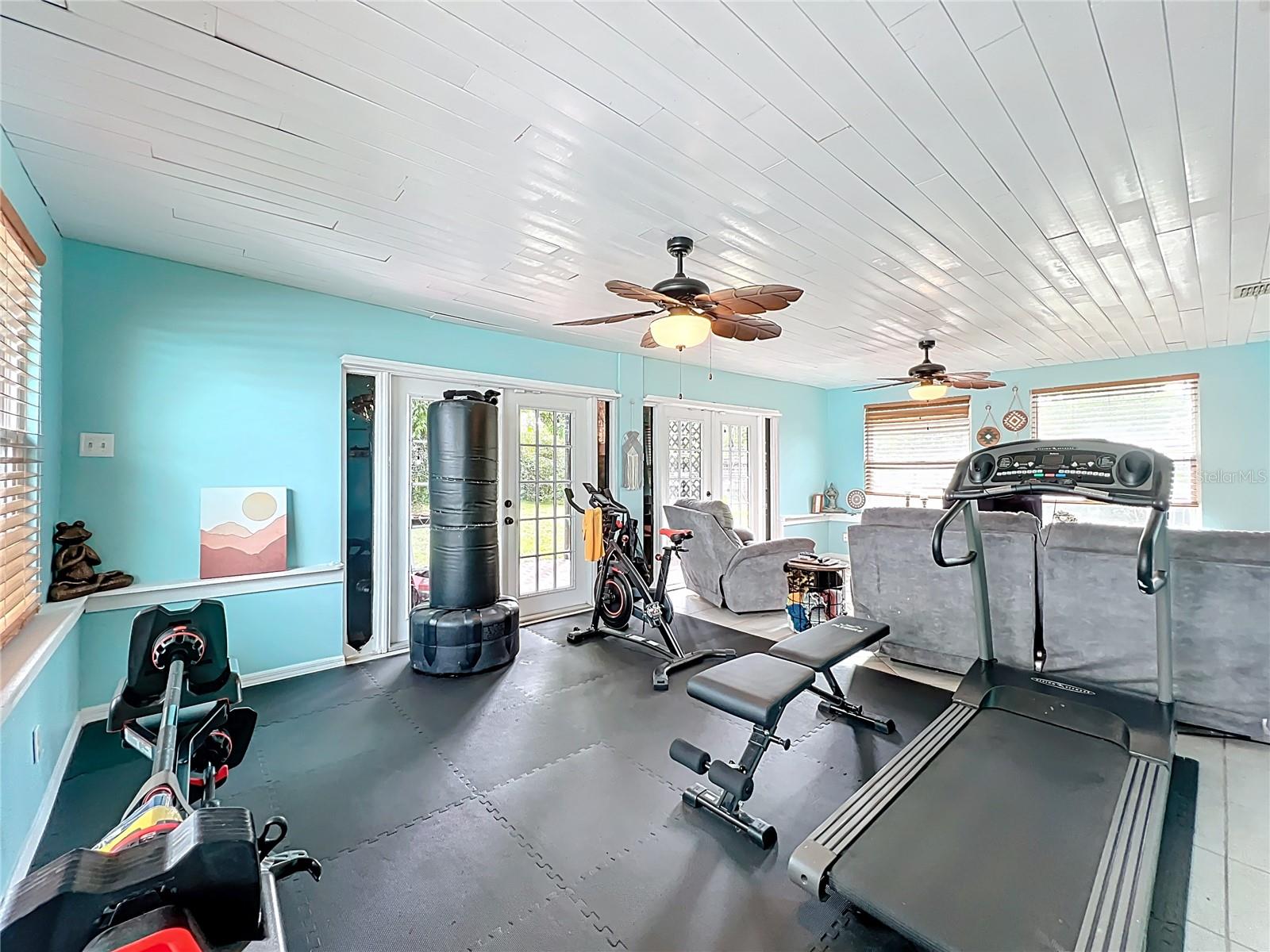 1098 Henry Balch Dr Property Photo 21