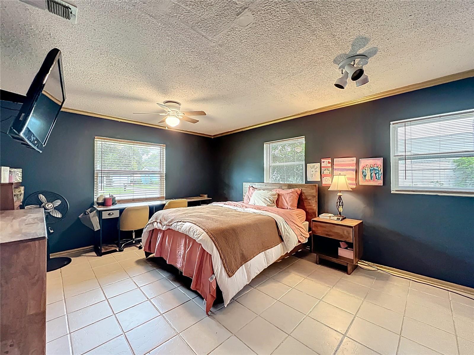 1098 Henry Balch Dr Property Photo 22