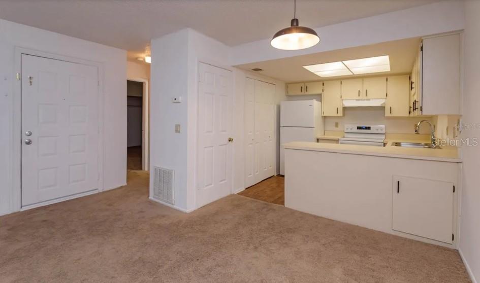 68 Windtree Ln #201 Property Photo 7