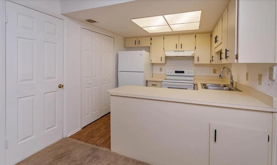 68 Windtree Ln #201 Property Photo 8