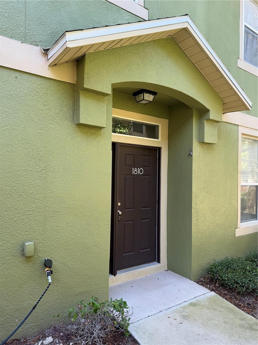 1810 Pine Oak Trl Property Photo 2